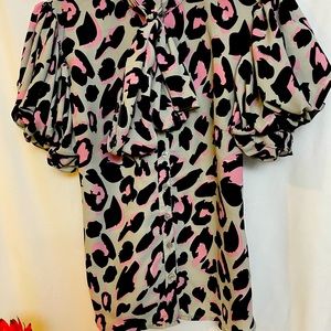 Women’s fun, pink leopard print top - size L only worn a couple of times